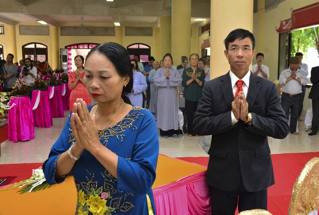 Wedding at the pagoda – Vietnam and Japan Connection.