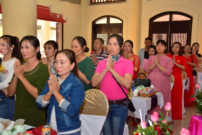 Wedding at the pagoda – Vietnam and Japan Connection.