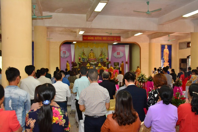 Wedding at the pagoda – Vietnam and Japan Connection.