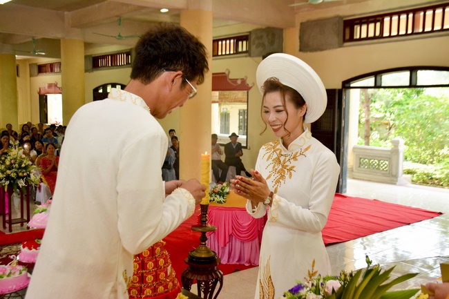 Wedding at the pagoda – Vietnam and Japan Connection.