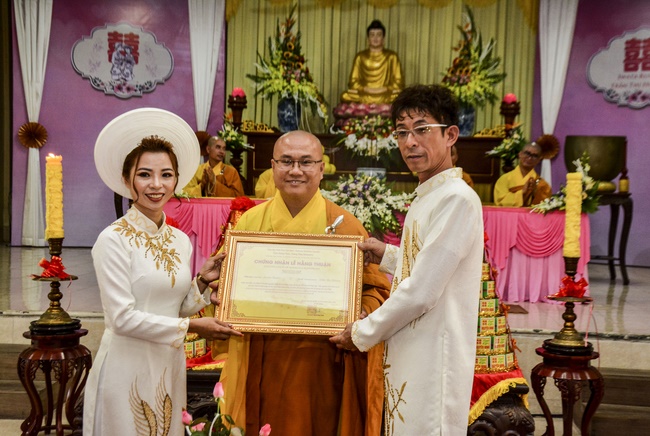Wedding at the pagoda – Vietnam and Japan Connection.