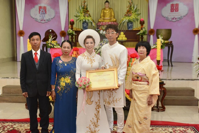 Wedding at the pagoda – Vietnam and Japan Connection.