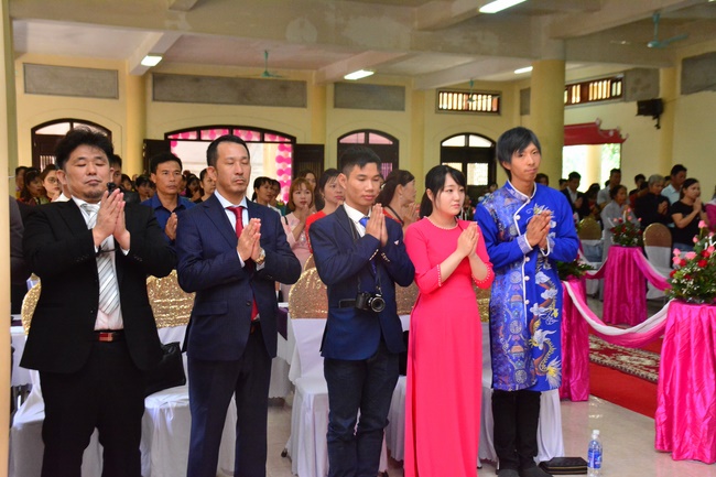 Wedding at the pagoda – Vietnam and Japan Connection.