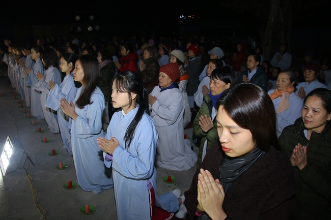 The flower lantern ceremony commemorating the Buddha Amitabha at Tieu Dao pagoda.