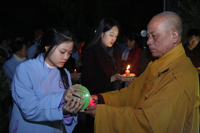 The flower lantern ceremony commemorating the Buddha Amitabha at Tieu Dao pagoda.