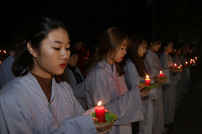 The flower lantern ceremony commemorating the Buddha Amitabha at Tieu Dao pagoda.