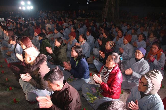 The flower lantern ceremony commemorating the Buddha Amitabha at Tieu Dao pagoda.