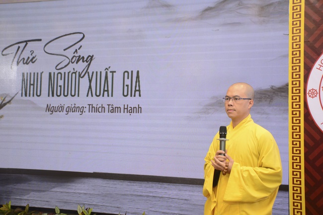 Dharma Talk “Trying on a Monkhood Life” –  The 93rd Seven-Day Retreat