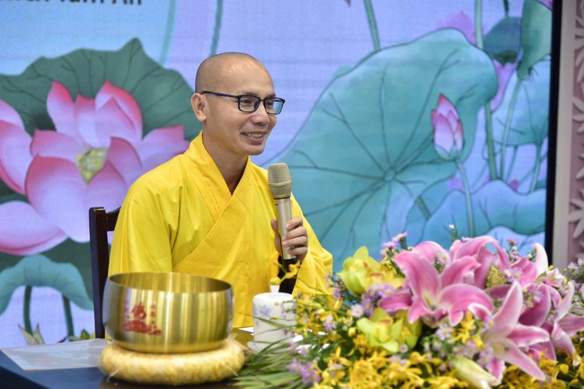 Dharma Talk “Take Free Step on the New Way” –  The 93rd Seven-Day Retreat