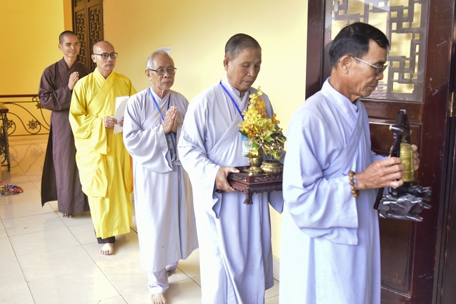 Dharma Talk “Take Free Step on the New Way” –  The 93rd Seven-Day Retreat