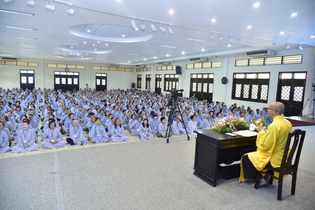 Dharma Talk “Take Free Step on the New Way” –  The 93rd Seven-Day Retreat