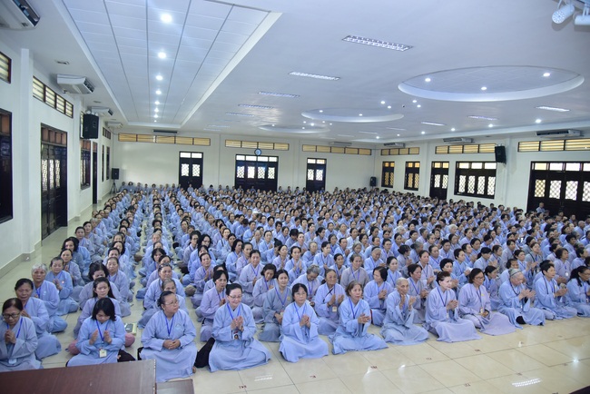 Dharma Talk “Take Free Step on the New Way” –  The 93rd Seven-Day Retreat