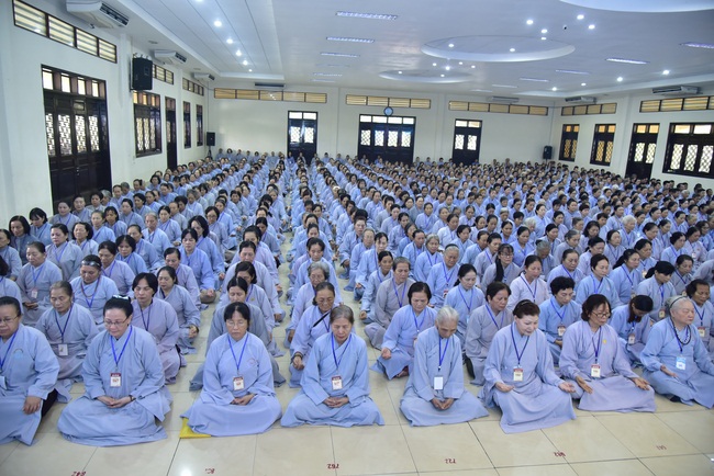 Dharma Talk “Take Free Step on the New Way” –  The 93rd Seven-Day Retreat