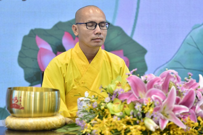 Dharma Talk “Take Free Step on the New Way” –  The 93rd Seven-Day Retreat