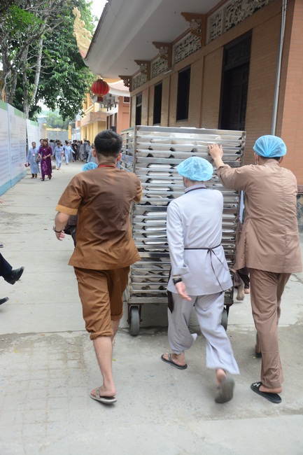 Before G-HOUR of Amitabha Buddha’s Birthday Lantern Ceremony