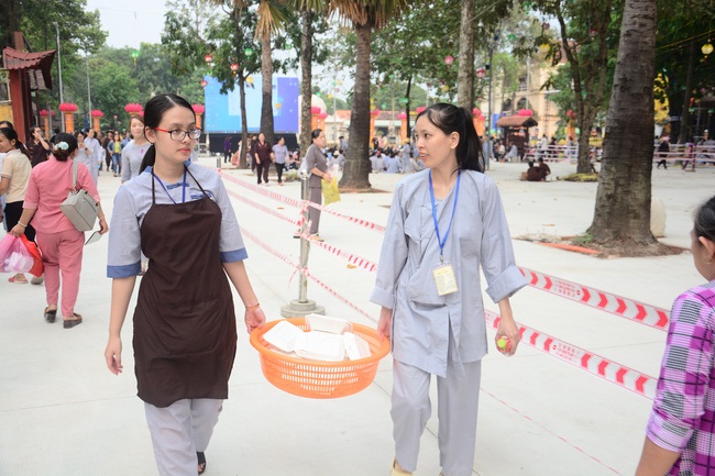 Before G-HOUR of Amitabha Buddha’s Birthday Lantern Ceremony