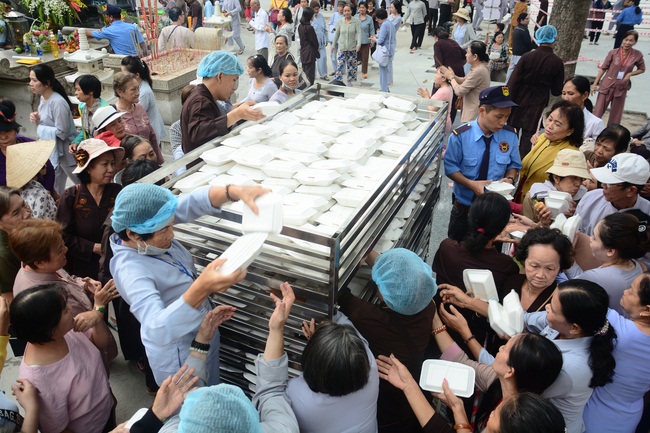 Before G-HOUR of Amitabha Buddha’s Birthday Lantern Ceremony