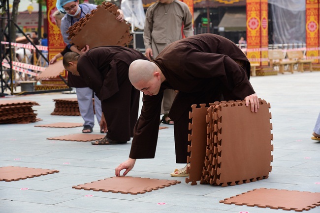 Before G-HOUR of Amitabha Buddha’s Birthday Lantern Ceremony