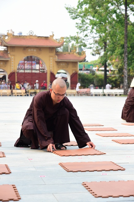 Before G-HOUR of Amitabha Buddha’s Birthday Lantern Ceremony