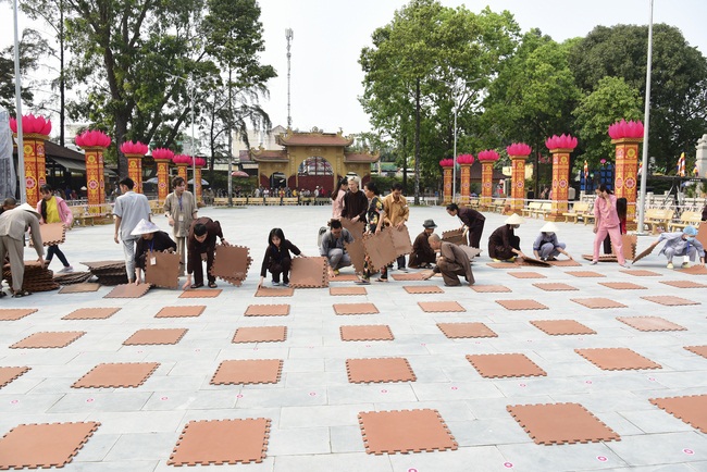 Before G-HOUR of Amitabha Buddha’s Birthday Lantern Ceremony