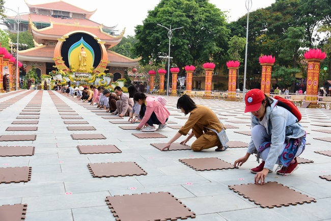 Before G-HOUR of Amitabha Buddha’s Birthday Lantern Ceremony