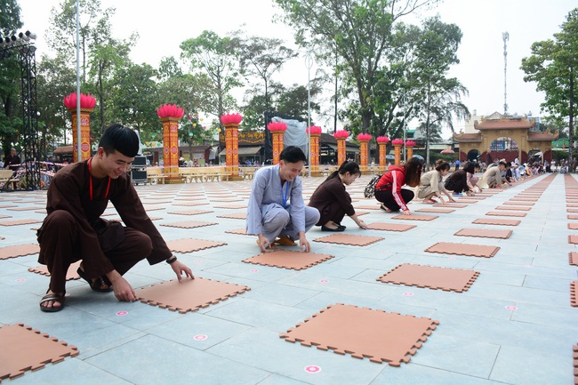 Before G-HOUR of Amitabha Buddha’s Birthday Lantern Ceremony