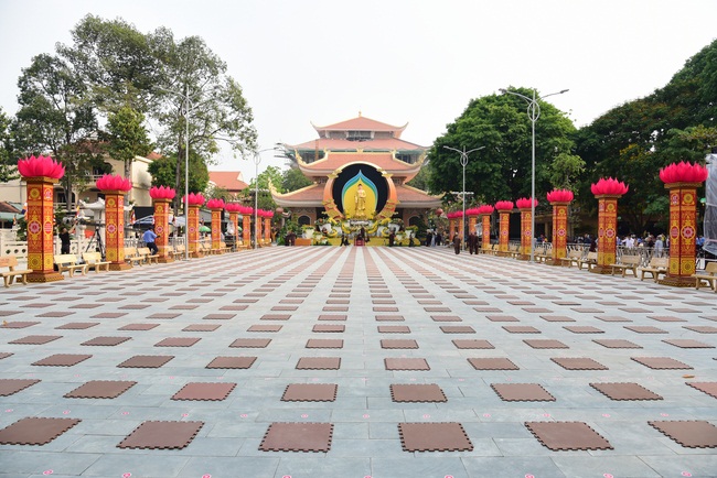 Before G-HOUR of Amitabha Buddha’s Birthday Lantern Ceremony