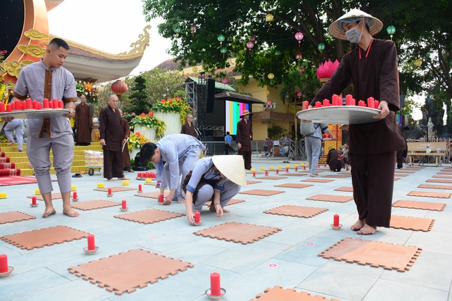 Before G-HOUR of Amitabha Buddha’s Birthday Lantern Ceremony