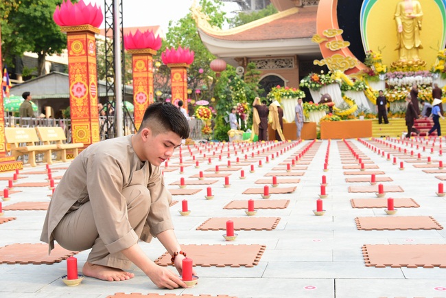 Before G-HOUR of Amitabha Buddha’s Birthday Lantern Ceremony