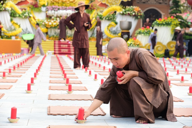 Before G-HOUR of Amitabha Buddha’s Birthday Lantern Ceremony