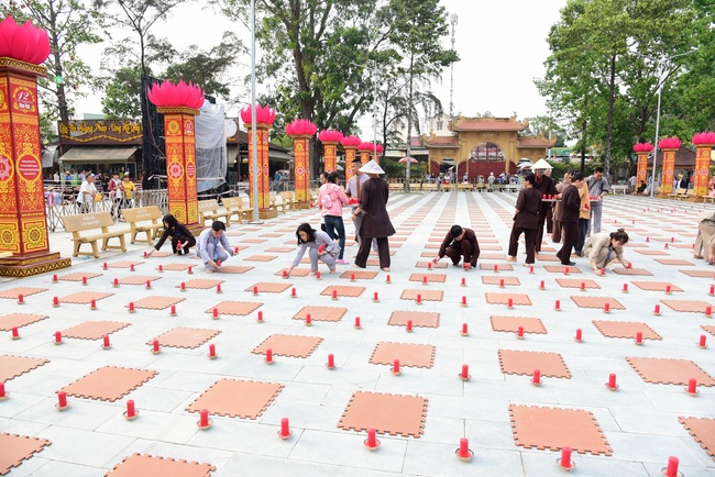 Before G-HOUR of Amitabha Buddha’s Birthday Lantern Ceremony