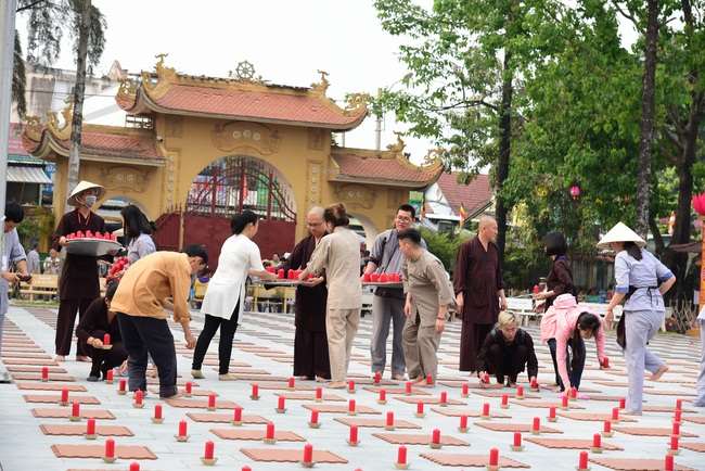 Before G-HOUR of Amitabha Buddha’s Birthday Lantern Ceremony