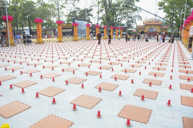 Before G-HOUR of Amitabha Buddha’s Birthday Lantern Ceremony