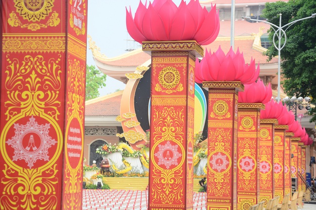 Before G-HOUR of Amitabha Buddha’s Birthday Lantern Ceremony