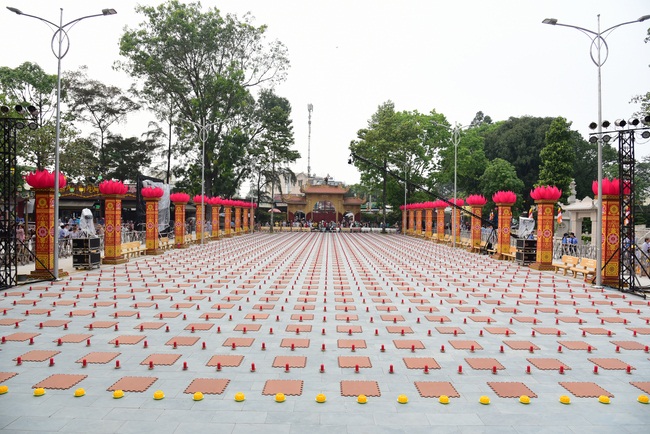 Before G-HOUR of Amitabha Buddha’s Birthday Lantern Ceremony