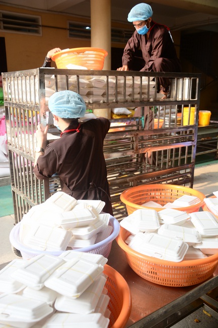Before G-HOUR of Amitabha Buddha’s Birthday Lantern Ceremony