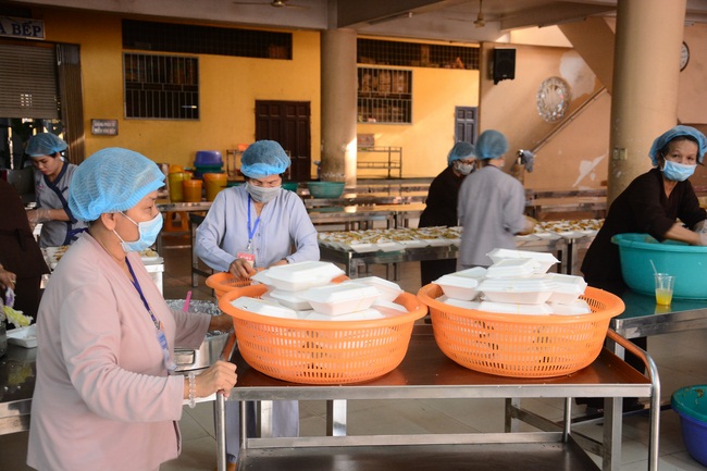 Before G-HOUR of Amitabha Buddha’s Birthday Lantern Ceremony