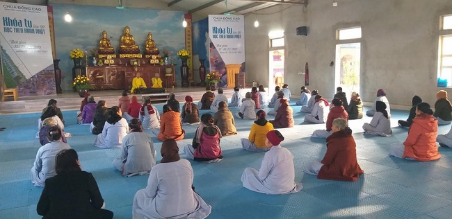 The 9th retreat “Learning Practice as the Buddha's teachings” at Dong Cao Pagoda