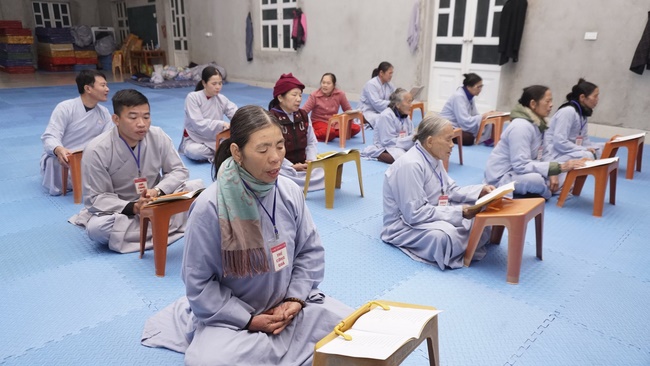 The 9th retreat “Learning Practice as the Buddha's teachings” at Dong Cao Pagoda