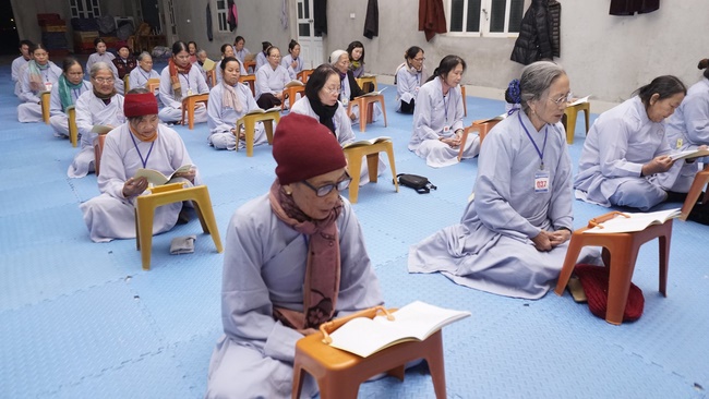 The 9th retreat “Learning Practice as the Buddha's teachings” at Dong Cao Pagoda