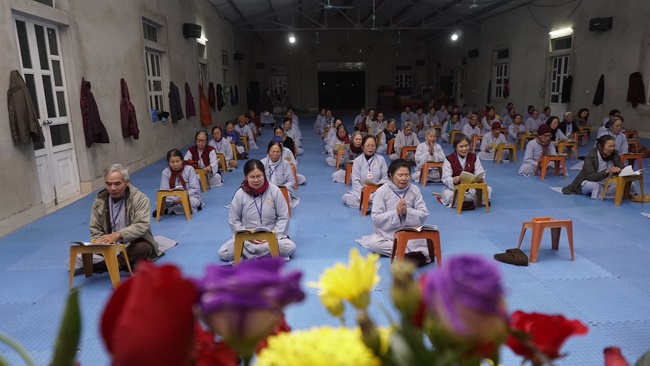 The 9th retreat “Learning Practice as the Buddha's teachings” at Dong Cao Pagoda