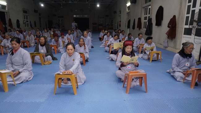 The 9th retreat “Learning Practice as the Buddha's teachings” at Dong Cao Pagoda
