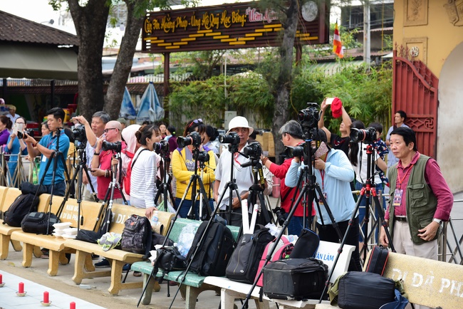 Impressed Amitabha Buddha’s birthday Ceremony