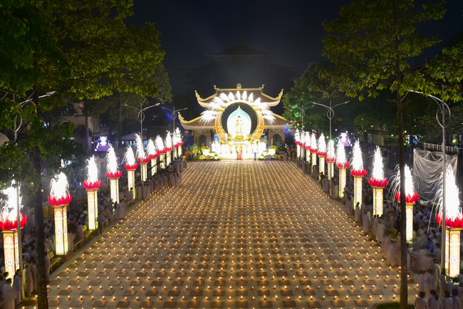 Impressed Amitabha Buddha’s birthday Ceremony