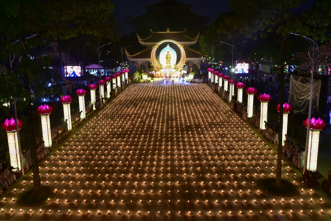 Impressed Amitabha Buddha’s birthday Ceremony