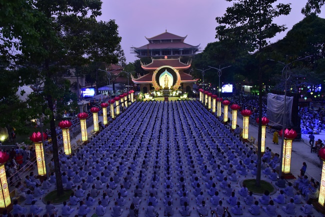 Impressed Amitabha Buddha’s birthday Ceremony
