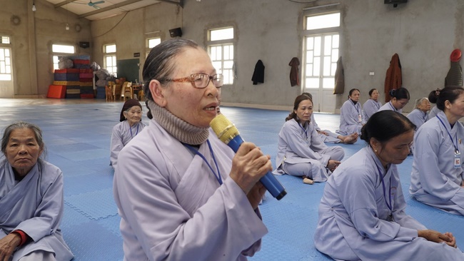 The 2nd day - The 9th retreat  “Learning Practice as the Buddha's teachings” at Dong Cao Pagoda