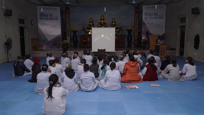 The 2nd day - The 9th retreat  “Learning Practice as the Buddha's teachings” at Dong Cao Pagoda