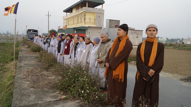 The 2nd day - The 9th retreat  “Learning Practice as the Buddha's teachings” at Dong Cao Pagoda