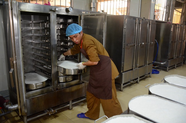 Người công quả - sự hi sinh thầm lặng